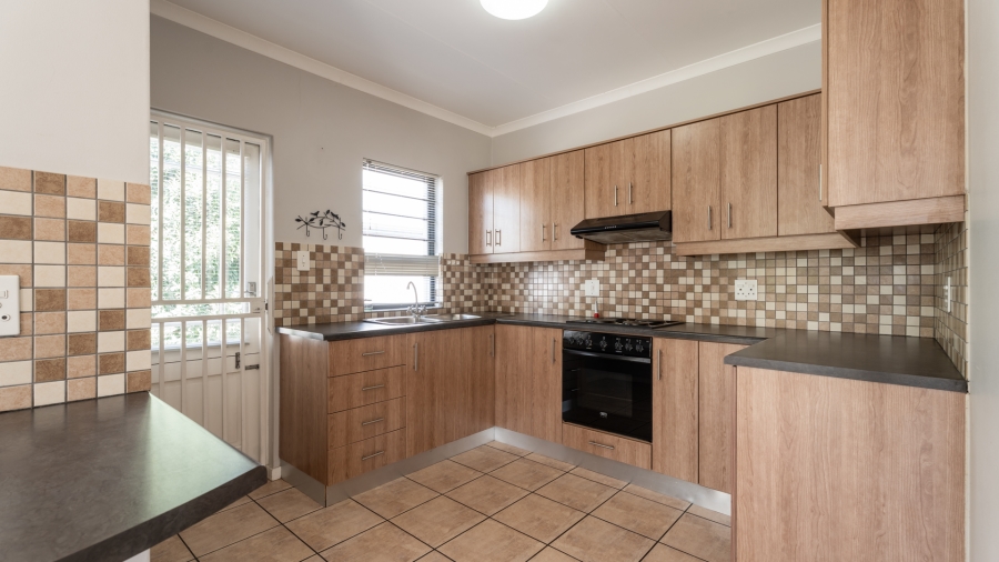 To Let 3 Bedroom Property for Rent in Rouxpark Western Cape